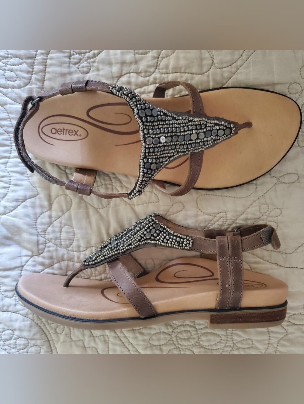 Aetrex Boho Studded Beaded T-Strap Leather Sandals Orthotic Sz 8.5